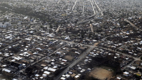 Vista aérea de cientos de casas afectadas por el megaincendio de Valparaíso, en Chile, a 18 de abril de 2024