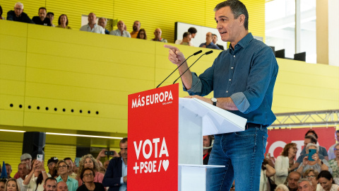 El presidente del Gobierno, Pedro Sánchez, interviene en el mitin, a 25 de mayo de 2024, en Sevilla.