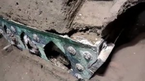 Los arqueólogos hallan en Pompeya una carroza ceremonial romana casi intacta