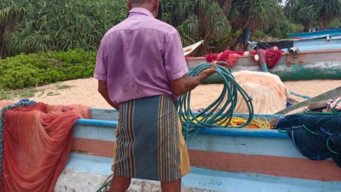 Un pescador en el océano Índico.