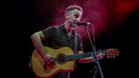 Jorge Drexler solventa con maestría un fallo técnico y regala un momento único en su concierto: "Se convirtió en lo más íntimo de la noche"