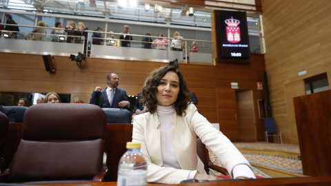 La presidenta de la Comunidad de Madrid, Isabel Díaz Ayuso (PP), a su llegada al pleno de la Asamblea de Madrid el pasado jueves.