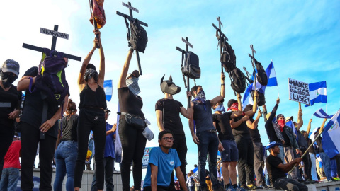 La Policía Nacional, al servicio de Daniel Ortega, violentó la autonomía universitaria al irrumpir con violencia a jóvenes atrincherados en las universidades en 2018.