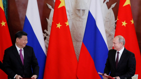 El presidente chino Xi Jinping y el ruso Vladimir Putin, en su encuentro en Moscú en junio de 2019. REUTERS/Evgenia Novozhenina