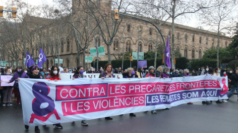 Capçalera de la manifestació feminista del 8 de març a Barcelona.