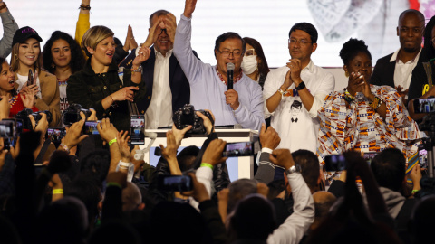 Gustavo Petro, candidato a la Presidencia de Colombia del Pacto Histórico, habla tras ganar la consulta de su coalición durante las elecciones legislativas.