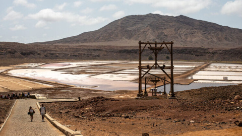 27/3/23 Imagen de unas salinas en la Isla de Sal, en Cabo Verde.