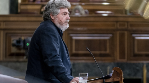 14/03/22. El portavoz de Alianza Verde, Juan López de Uralde, interviene en una sesión plenaria extraordinaria en el Congreso de los Diputados, a 25 de enero de 2022, en Madrid.