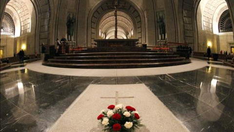 Vista del interior de la basílica del Valle de los Caídos lugar donde está enterrado el dictador Francisco Franco. EFE/Archivo