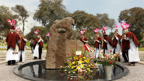 Memorial 'El ojo que llora' en recuerdo de las víctimas de la guerra interna peruana, en Lima.