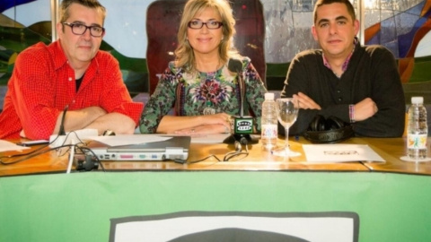 Máximo Pradera (i) y Antonio Naranjo (d), junto con Julia Otero, cuando ambos colaboraban en su programa de Onda Cero.