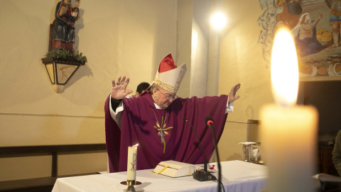 El obispo de Solsona (Lleida), Francesc Conesa, oficia una misa "para pedir la lluvia" en la iglesia de la Mare de Déu del Torrents-Parroquia de Corrà, a 26 de marzo de 2023, en L'Espunyola, Barcelona, Cataluña, (España). La eucaristía se c