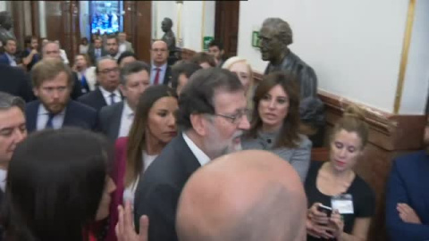 Rajoy se despide felicitando a SÃ¡nchez y deseÃ¡ndole suerte