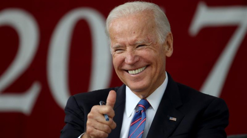 El exvicepresidente de Estados Unidos Joe Biden en una foto de archivo tomada el 24 de mayo de 2017 durante un acto en la Universidad de Harvard en Cambridge, Massachusetts (EEUU). Biden anunció este jueves que se presentará a las eleccione