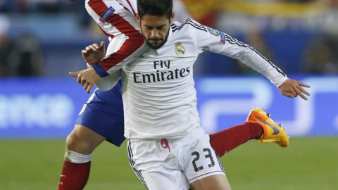 Mario Suárez e Isco, durante el partido. EFE/Kiko Huesca