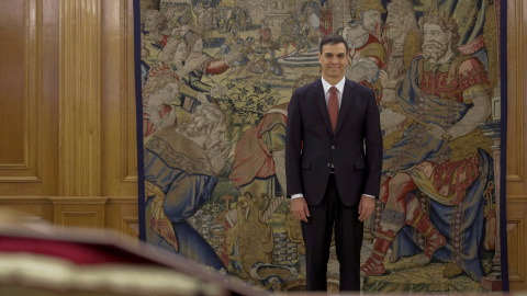 Pedro Sánchez, en el Palacio de la Zarzuela, instantes antes de prometer su cargo como nuevo presidente del Gobierno. REUTERS/Emilio Naranjo/Pool