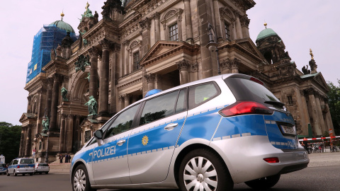 La policía rodea la catedral de Berlín. REUTERS/Fabrizio Bensch