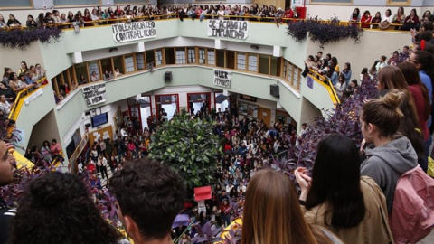 Concentración contra el acoso sexual en la Universidad de Granada. EUROPA PRESS/Álex Cámara