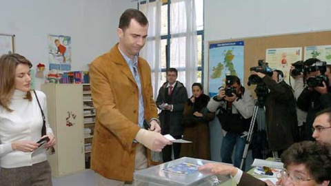 Felipe y Letizia votaron en 2005 para refrendar la Constitución Europea. Desde entonces, no han vuelto a votar. Foto: EFE