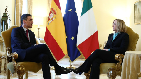 El presidente del Gobierno, Pedro Sánchez, junto a la primera ministra de Italia, Giorgia Meloni, en un encuentro mantenido este miércoles en Roma.