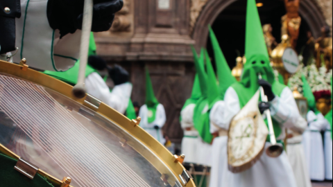 05/04/2023. Los tambores son uno de los ingredientes habituales de las procesiones de Semana Santa en numerosas ciudades españolas, a 8 de abril de 2022.