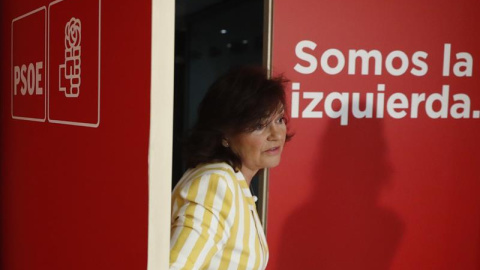 26/05/2018.- La secretaria de Igualdad del PSOE, Carmen Calvo, tras hacer unas declaraciones ante los medios para comentar la actualidad política tras la presentación de una moción de censura contra el presidente del Gobierno, Mariano Rajoy