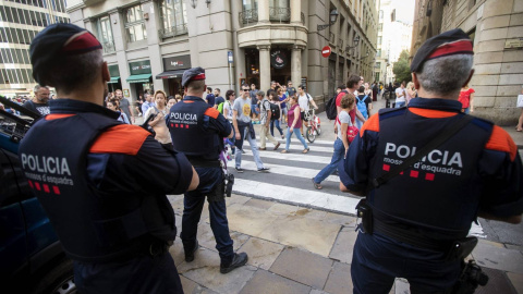 Una unidad de los Mossos d'Esquadra en las calles del centro de Barcelona.- EFE/Archivo