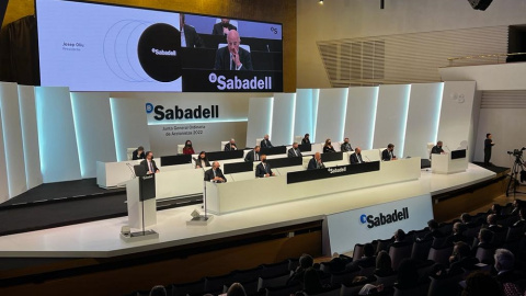 Vista de la  junta de accionistas del Banco Sabadell, en Alicante.