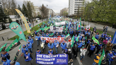 Vista de la marcha contra el TTIP en Varsovia. EFE/EPA/PAWEL SUPERNAK