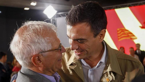 Pedro Sánchez i Josep Borrell.  EFE/Quique García