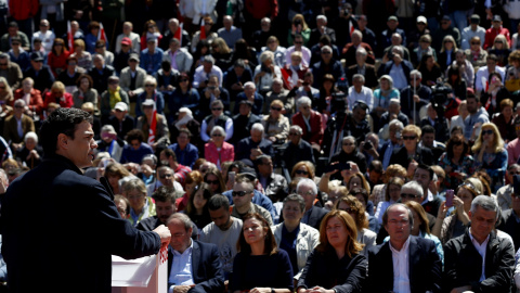 El secretario general del PSOE, Pedro Sánchez, durante su intervención en un acto por la Igualdad organizado hoy por el PSM en la localidad madrileña de Alcorcón. EFE/Sergio Barrenechea