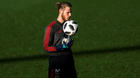 28/05/2018.- El guardameta de la selección española, David de Gea, durante el entrenamiento que realiza el equipo previo al Mundial de Rusia 2018, esta tarde en la Ciudad del Fútbol de Las Rozas. EFE / Rodrigo Jiménez