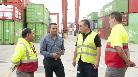 Antolín Goya, secretario general de la Coordinadora Estatal de Trabajadores del Mar (CETM), con otros compañeros.