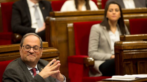 Imagen de archivo del presidente de la Generalitat, Quim Torra, junto a la líder de Ciudadanos, Inés Arrimadas. EFE