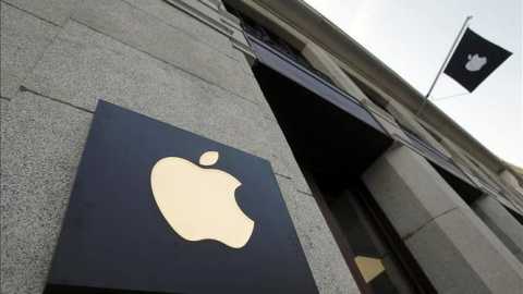 La fachada de una tienda de Apple en España. EFE