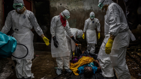 El New York Times ha recibido el premio Pulitzer por la cobertura fotográfica de la epidemia del ébola en África Occidental realizada por Daniel Berehulak. / REUTERS/Daniel Berehulak/The New York Times