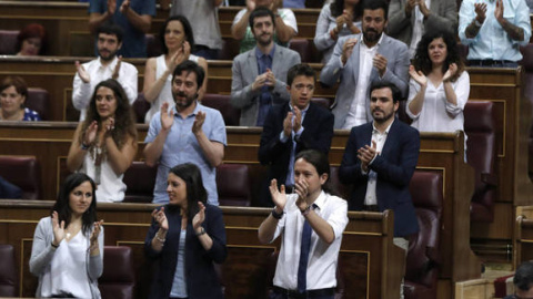 La bancada de Unidos Podemos durante la moción de censura a Mariano Rajoy / EFE