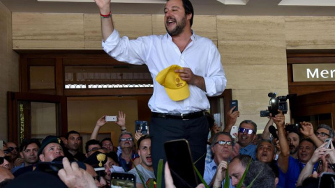 El vicepresidente italiano y ministro del Interior, Matteo Salvini, en una imagen de archivo de la campaña electoral del partido de extrema derecha La Liga.- EFE/EPA/ORIETTA SCARDINO