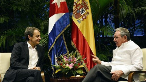 Zapatero y Raúl Castro durante su reunión en La Habana. / FOTO: Granma.