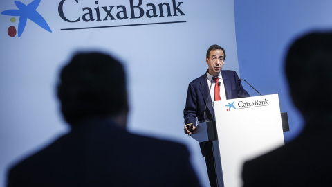 El consejero delegado de Caixabank, Gonzalo Gortázar, durante su intervención en la junta  de accionistas del banco, en Valencia. E.P.