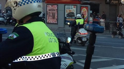 Policía Local de Málaga en una motocicleta. EUROPA PRESS