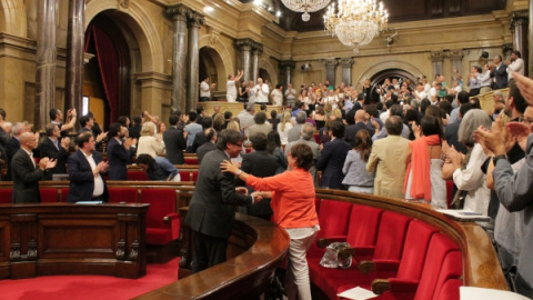 Tots els partits han celebrat l'aprovació al Parlament de la Renda Garantida