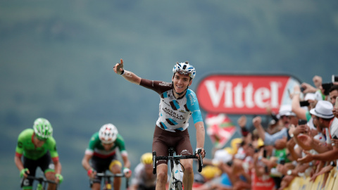 El francés Romain Bardet se hace con la victoria en la 12ª etapa del Tour. /REUTERS