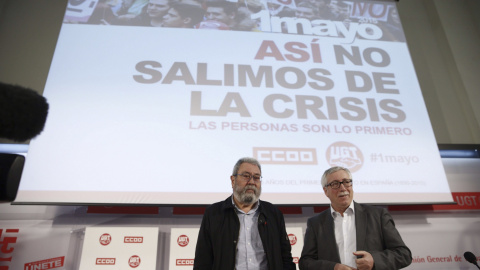 Los secretarios generales de CCOO y UGT, Ignacio Fernández Toxo y Cándido Méndez, en la presentación de las movilizaciones que tendrán lugar con motivo del Primero de Mayo. EFE/Javier Lizó