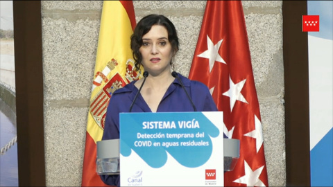 Ayuso critica que el Gobierno recorte la entrega de vacunas a Madrid en enero