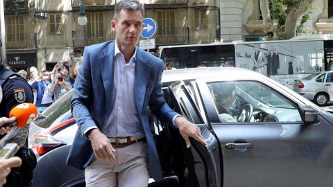 Iñaki Urdangarin a su llegada esta mañana a la Audiencia de Palma. (EFE)