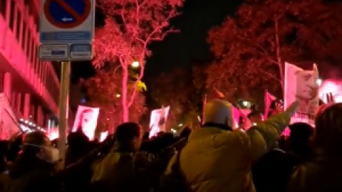 Cánticos fascistas, saludos nazis y gritos de "Arriba España" en un homenaje a Primo de Rivera por el 20N en Madrid