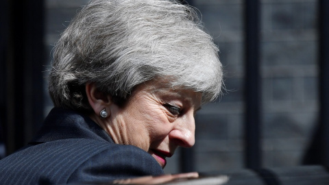 La primera ministra británica, Theresa May, a su salida de Downing Street (Londres). / REUTERS - TOBY MELVILLE