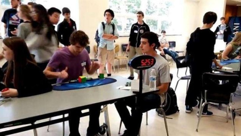 Collin Burns, nuevo rey del Cubo de Rubik