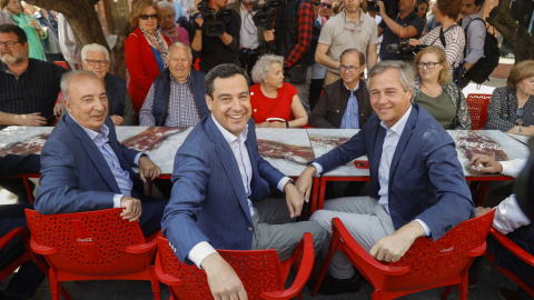 El presidente de la Junta de Andalucía, Juan Manuel Moreno Bonilla, durante un acto del PP de Madrid en Alcorcón, a 21 de abril de 2023.